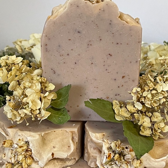 These soaps have already been bundled and can be purchased as ( set of 5 soaps ) - Picture 4 of 5